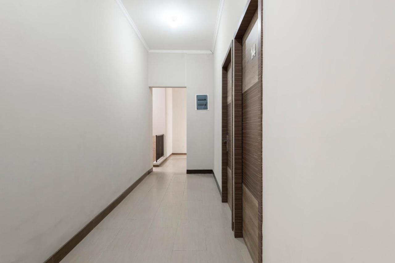 Reddoorz Near Grand City Mall 2 Surabaia Exterior foto